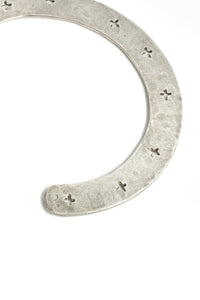 m.a+/AB14 AG Cross Punched Silver Horse Shoe