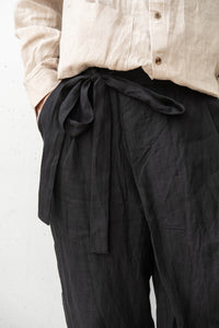 Aleksandr Manamis/FOLD FRONT LONG PANT (Homme) – boutiqueW