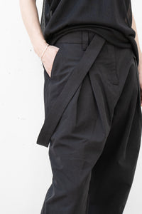 ISABEL BENENATO/Pantalon confort en coton et lin avec bretelles